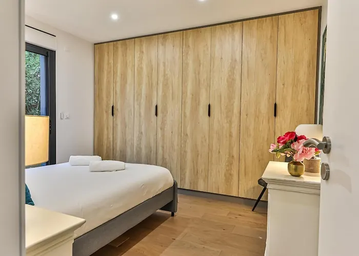 Villa Boreal With Spa In The Heart Of St Gilles